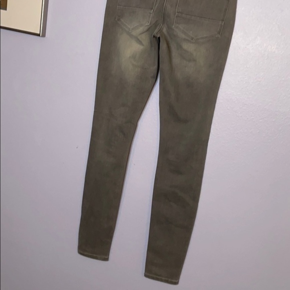 It’s denim jeans size 4 gray jeans - Picture 5 of 7